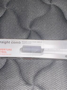 White Straight Comb Hair Straightener Brush - Unbranded
